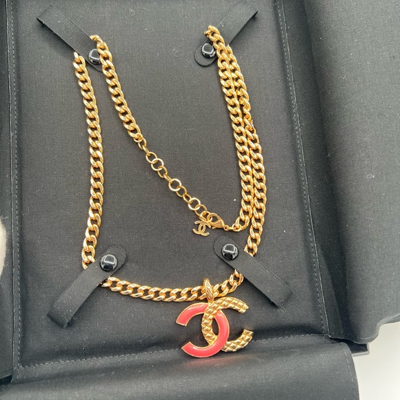Chanel CC 24k GP pink and gold Necklace in box ❤️Authentic - Picture 5 of 9